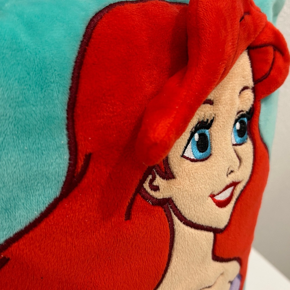 Disney Princess The Little Mermaid 3-D Ariel Plush Snuggle Pillow - Picture 3 of 6